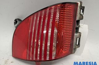 PEUGEOT 2008 1 generation (2013-2020) Фонарь крышки багажника правый 9683074680,6350GJ 32829111