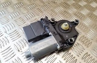 VOLKSWAGEN Golf 5 generation (2003-2009) Aizmugurējo kreiso durvju loga pacēlāja motorīts 0130821431,1K4839401E,1K0959703K 26086322