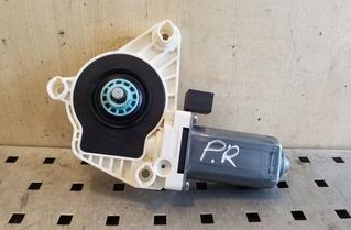 VOLKSWAGEN Passat Variant 1 generation (2010-2024) Маторчик стеклоподъемника передней правой двери 5Q4959802B 26201477