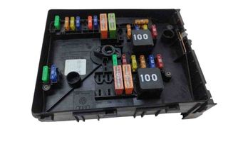 SKODA Yeti 1 generation (2009-2018) Блок предохранителей 1K0937118 30913031