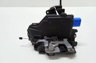 VOLKSWAGEN Jetta 3 generation (1992-1998) Aizmugurējā labā durvju slēdzene 7L0839016D 33053282