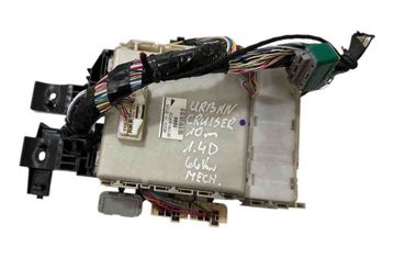 TOYOTA Urban Cruiser 1 generation (2008-2020) Блок предохранителей 8273052F20 32571160