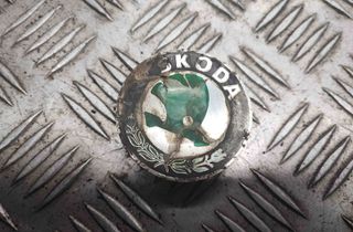 SKODA Octavia 2 generation (2004-2013) Riteņu dekoratīvie vāki 6U0601151L 26045991