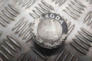 SKODA Octavia 2 generation (2004-2013) Riteņu dekoratīvie vāki 6U0601151L 26045994