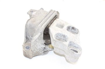 MERCEDES-BENZ A-Class W176 (2012-2018) Dzinēja stiprinājums/spilvens kreisajā pusē A2462400617 25803940