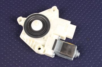 VOLKSWAGEN Passat B8 (2014-2023) Aizmugurējo kreiso durvju loga pacēlāja motorīts 5Q4959812 2498063