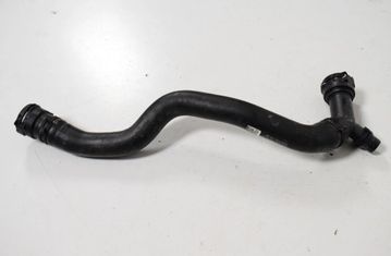 AUDI A4 B9/8W (2015-2024) Kreisās puses ūdens radiatora truba 8W0122101B 3682180