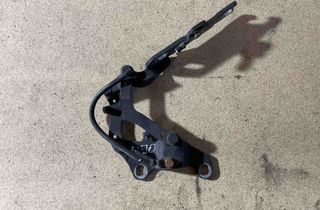 BMW 3 Series E90/E91/E92/E93 (2004-2013) Priekšējā labā dzinēja pārsega eņģe 7115263 30361475