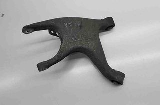 AUDI A7 C7/4G (2010-2020) Aizmugurējā kreisā svira/ričags 8R0505311F 31855975