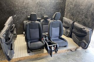 NISSAN Leaf Seat set 33042684