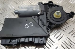 AUDI A4 B7/8E (2004-2008) Aizmugurējo kreiso durvju loga pacēlāja motorīts 0130821766 11726954