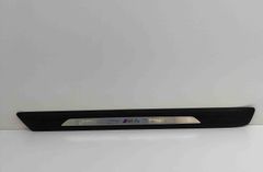 BMW M4 F82/F83 (2013-2020) Priekšējā labā sliekšņa apdare 8063798 30438372