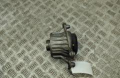 MERCEDES-BENZ E-Class W213/S213/C238/A238 (2016-2024) Dzinēja stiprinājums/spilvens labajā pusē A2132403200 30471582