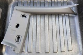 MERCEDES-BENZ E-Class W213/S213/C238/A238 (2016-2024) Priekšējā labā statnes apdare A2386902800,A2386902600 17809232