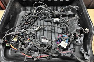 VOLVO V60 2 generation (2018-2023) Priekšējo kreiso durvju elektroinstalācija 31453845,9401927,651854002,32200114 32815890