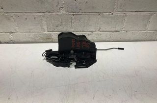 BMW X5 E70 (2006-2013) Aizmugurējo kreiso durvju slēdzene 7315023 31561183