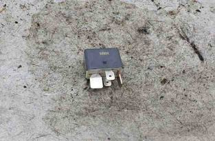 TOYOTA Avensis 2 generation (2002-2009) Relays 9008087030 25498229