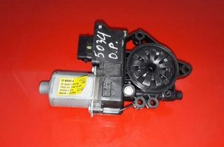 HYUNDAI i40 VF (1 generation) (2011-2020) Priekšējo labo durvju logu pacelšanas motorīts 824603Z010,F00S1A2934 25538677