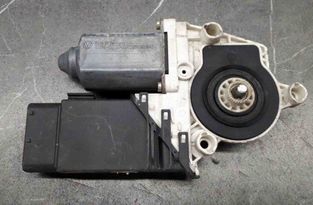 SEAT Leon 1 generation (1999-2005) Front Left Door Window Regulator Motor 9776-105413-301 30131749
