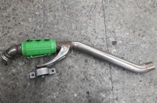 AUDI A6 C6/4F (2004-2011) Трубка рециркуляции отработавших газов 8W0253097B 30186008