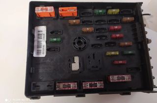 VOLKSWAGEN Passat B5 (1996-2005) Fuse box 3C0937125 28605164