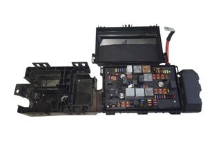 OPEL Astra K (2015-2021) Fuse box 13368645 30778431