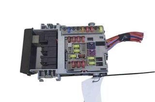 OPEL Astra J (2009-2020) Drošinātāju kārba 13222786 31551356