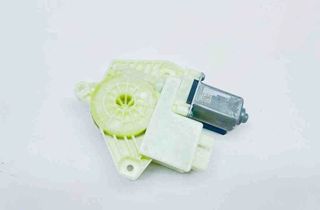 VOLKSWAGEN Passat B7 (2010-2015) Aizmugurējo labo durvju loga vadības motorīts A75516110,5Q4959812E 32736475