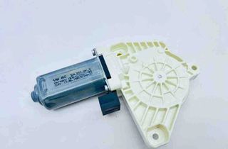 VOLKSWAGEN Passat B7 (2010-2015) Priekšējo kreiso durvju logu pacēlāja motorīts 5Q4959801B,1036C22942100 32736484