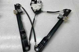 VOLKSWAGEN Caddy 3 generation (2004-2015) Priekšējo kreiso durvju logu pacēlājs 71223061720424,05075712,5K0959793 32686873