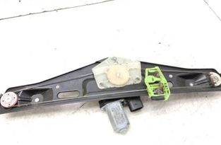 BMW X1 E84 (2009-2015) Aizmugurējo labo durvju logu pacēlājs 72029003 31390647