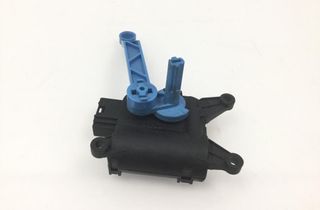 AUDI A4 B6/8E (2000-2005) Клапаны управления внутренним подогревом 8E2820511D 32903548