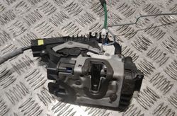 BMW X5 F15 (2013-2018) Кронштейн ручки передней правой двери 7381873 23407945