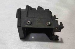 VOLVO XC90 1 generation (2002-2014) Akumulatora nostiprināšanas kronšteins 31479621 30651354