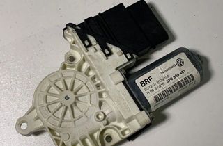 SEAT Altea 1 generation (2004-2013) Aizmugurējo kreiso durvju loga pacēlāja motorīts 5P0839401 30670389