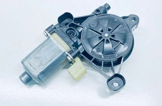 SEAT Leon 3 generation (2012-2020) Priekšējo kreiso durvju logu pacēlāja motorīts 5Q0959801B 30672317