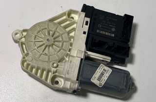 VOLKSWAGEN Passat B7 (2010-2015) Маторчик стеклоподъемника передней левой двери 1K0959793L 30674321