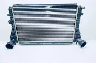 VOLKSWAGEN Passat B6 (2005-2010) Starpdzesētāja/interkūlera radiators 1K0145803 30679393