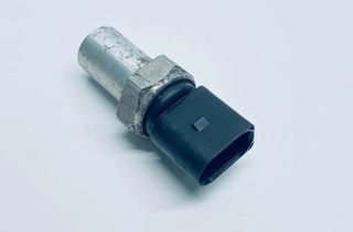 VOLKSWAGEN Passat B6 (2005-2010) Датчик давления кондиционера 5K0959126 30684159