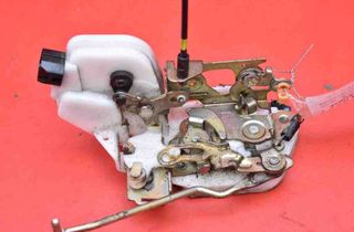 MITSUBISHI Outlander 1 generation (2001-2008) Front Left Door Lock 32272017