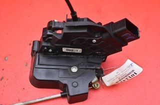 VOLVO XC60 2 generation (2017-2024) Замок двери передний правый 30799302 32400666