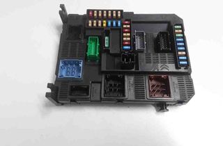 PEUGEOT 2008 1 generation (2013-2020) Komforta vadības bloks 9807532080 31621176
