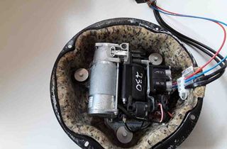 BMW 7 Series E65/E66 (2001-2008) Piekares/amartizātoru kompresors 443020011 31845939