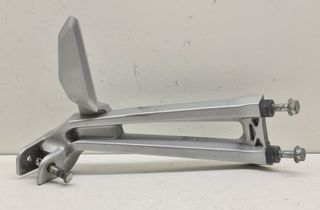 YAMAHA MT Rear right side footrest peg hanger 5D7-F742L 32801191