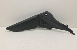 HONDA CBR (1983-2016) Кожух панели обтекателя правой стороны 83511-MKN-D500,83511MKND500 32858895