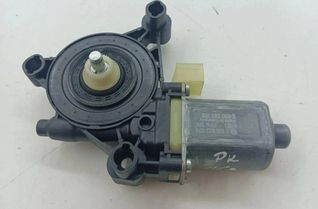 VOLKSWAGEN Tiguan 2 generation (2016-2024) Priekšējo kreiso durvju logu pacēlāja motorīts 5Q0959802 31190168