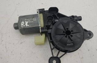 VOLKSWAGEN Golf 8 generation (2019-2023) Маторчик стеклоподъемника передней левой двери 5Q0959801A 31197247