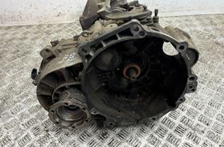VOLKSWAGEN Bora 1 generation (1998-2005) Коробка передач 32860118
