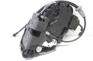 VOLVO V50 1 generation (2003-2012) Замок передней левой двери 30799333 23582437