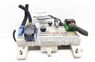 VOLVO C30 1 generation (2006-2013) Fuse box 32667109